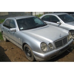 Mercedes W210 E220