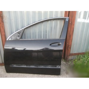 Mercedes W251 R350 дверь передняя левая