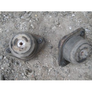 Mercedes W251 опора двс